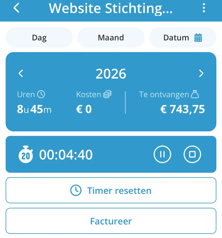 De lopende timer in een blauwe balk, met de verstreken tijd en een pauzeknop en een stopknop