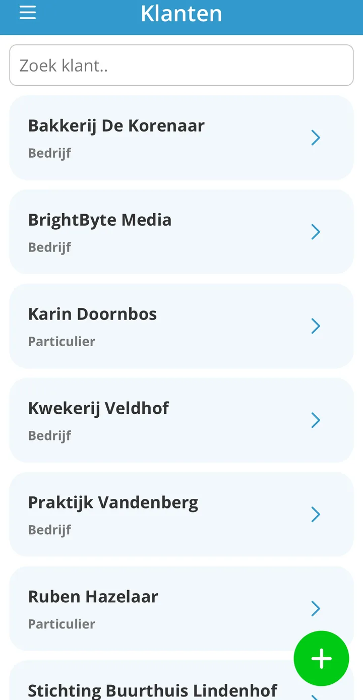 De klantenlijst in de jortt app met het zoekveld Zoek klant bovenaan, per klant Particulier of Bedrijf, en rechtsonder de groene plusknop